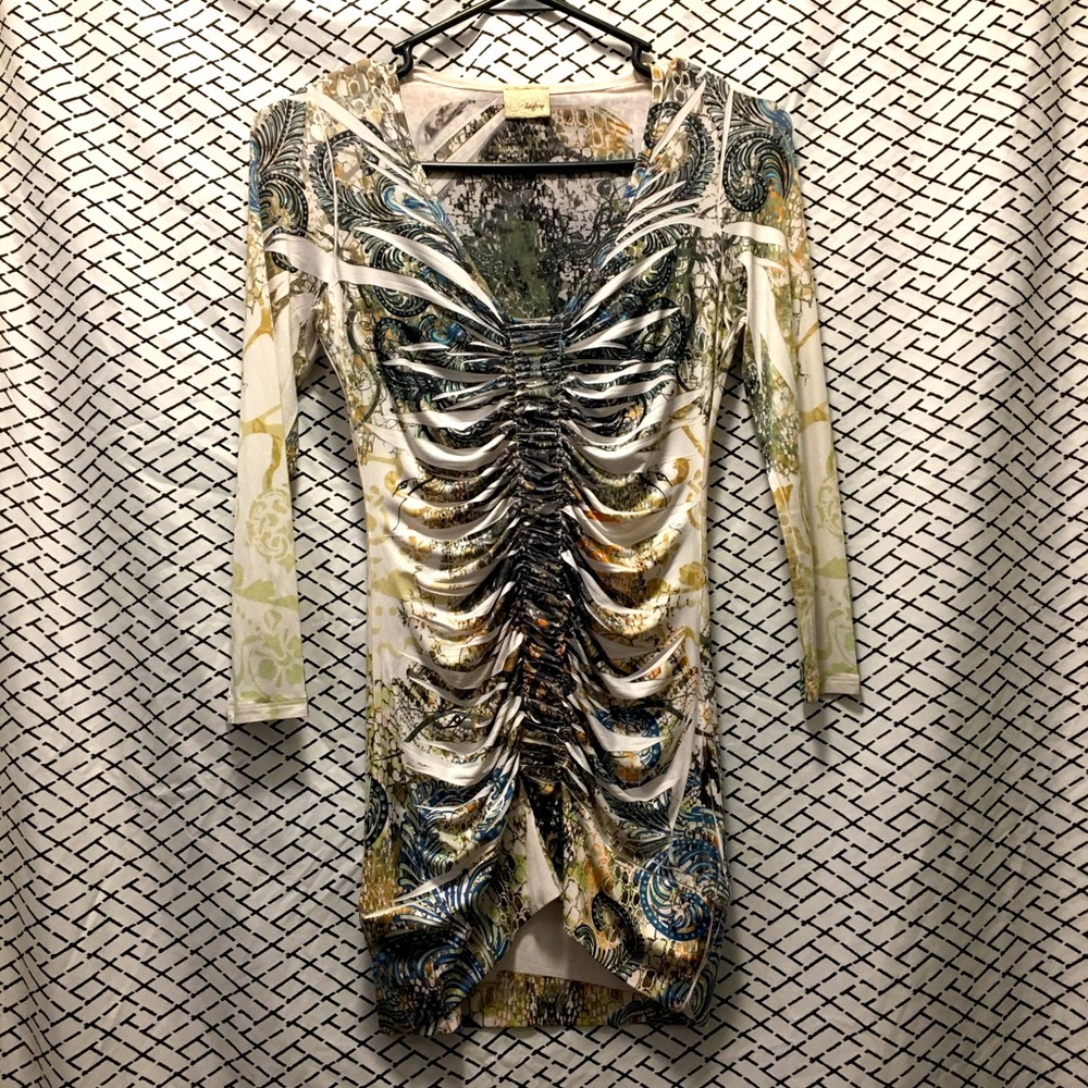 Form fitting top!!